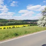 Einladendes, Freistehendes In *